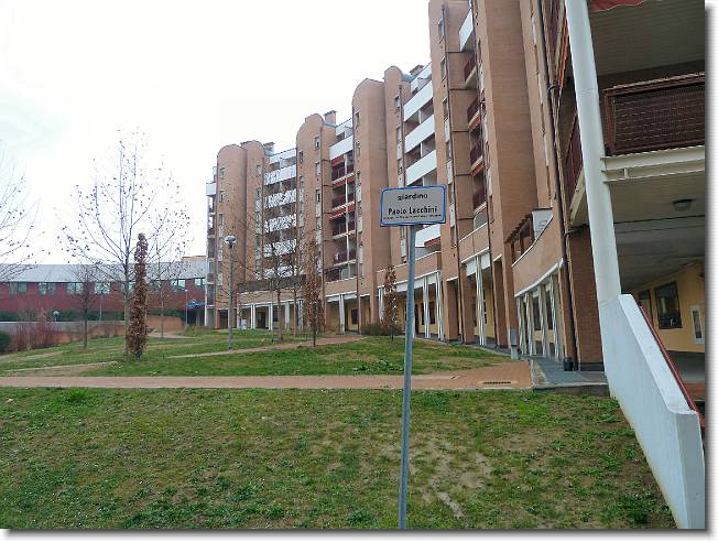 Clicca per scorrere le foto originali ingrandite