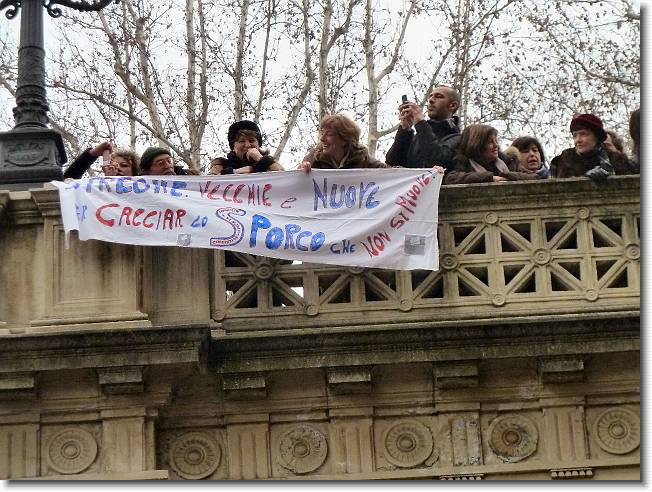 Clicca per scorrere le foto originali ingrandite
