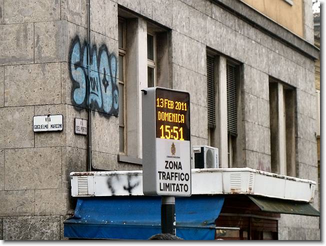 Clicca per scorrere le foto originali ingrandite