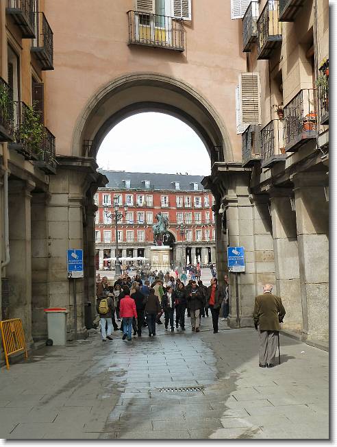 Clicca per scorrere le foto originali ingrandite