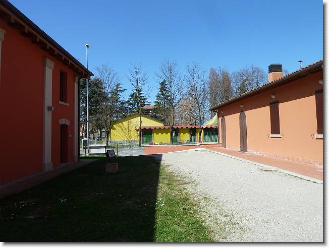 Clicca per scorrere le foto originali ingrandite