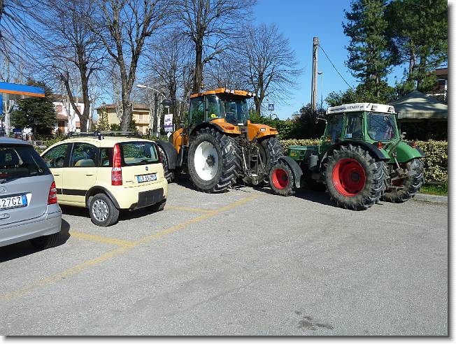 Clicca per scorrere le foto originali ingrandite