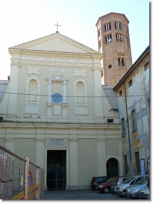 Clicca per scorrere le foto originali ingrandite