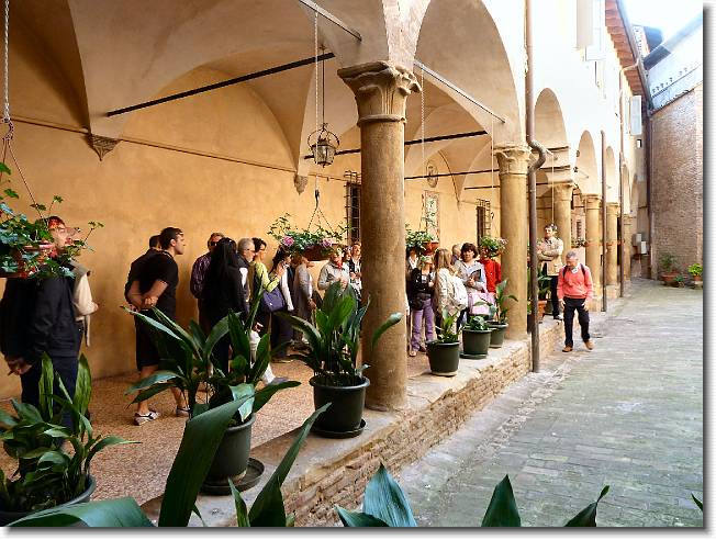 Clicca per scorrere le foto originali ingrandite
