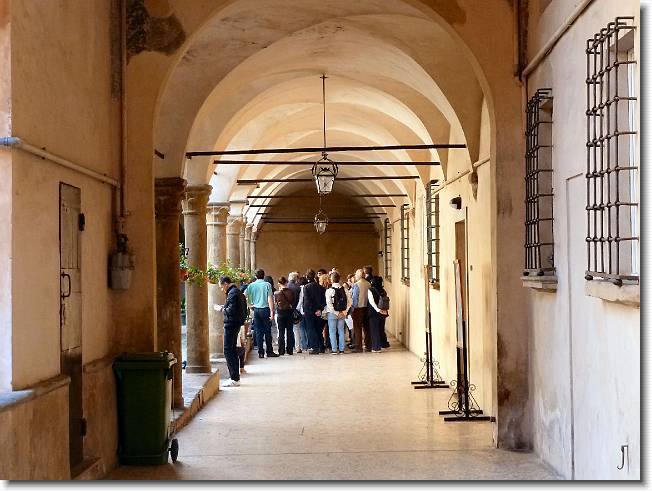 Clicca per scorrere le foto originali ingrandite