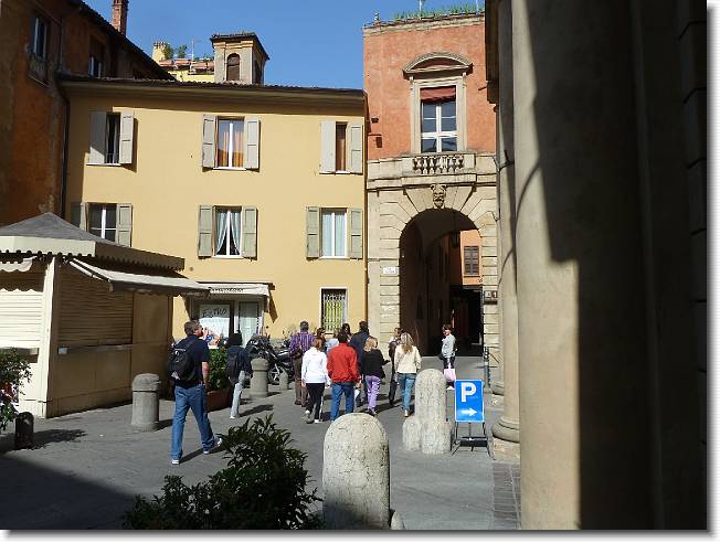 Clicca per scorrere le foto originali ingrandite