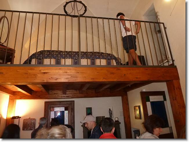 Clicca per scorrere le foto originali ingrandite