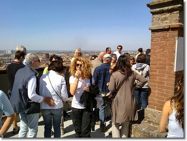 Clicca per scorrere le foto originali ingrandite