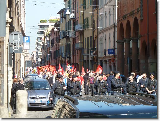Clicca per scorrere le foto originali ingrandite