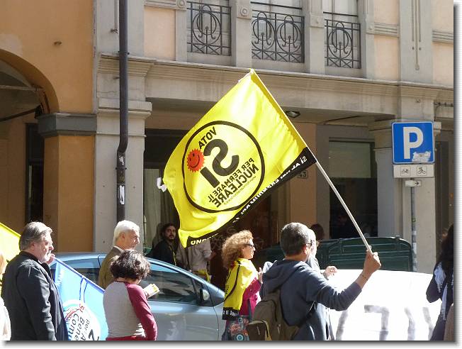 Clicca per scorrere le foto originali ingrandite