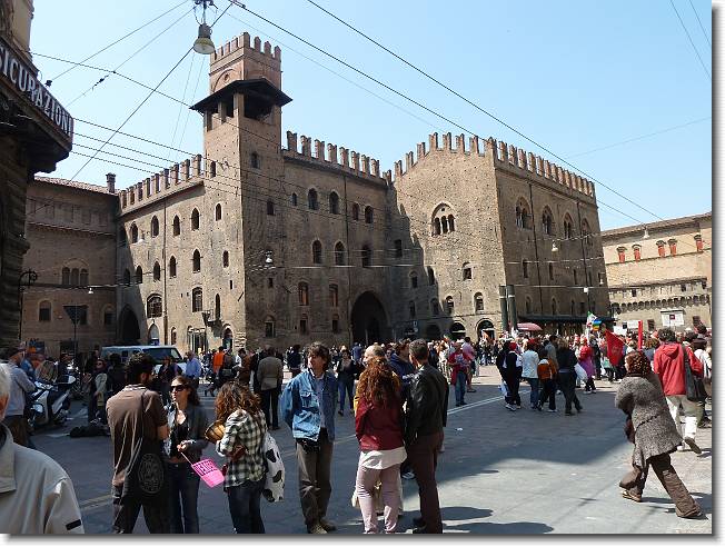 Clicca per scorrere le foto originali ingrandite