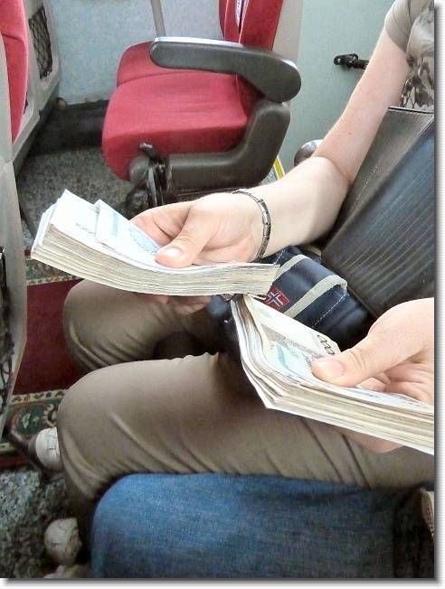 Clicca per scorrere le foto originali ingrandite