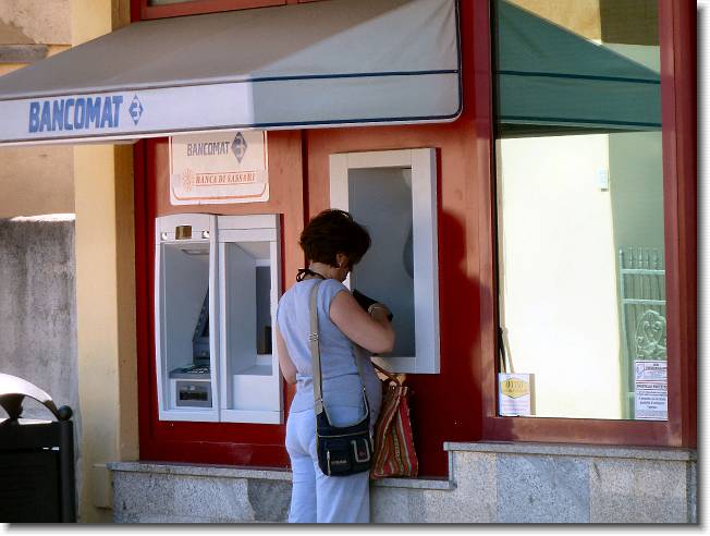 Clicca per scorrere le foto originali ingrandite