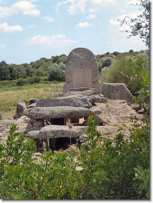 Clicca per scorrere le foto originali ingrandite