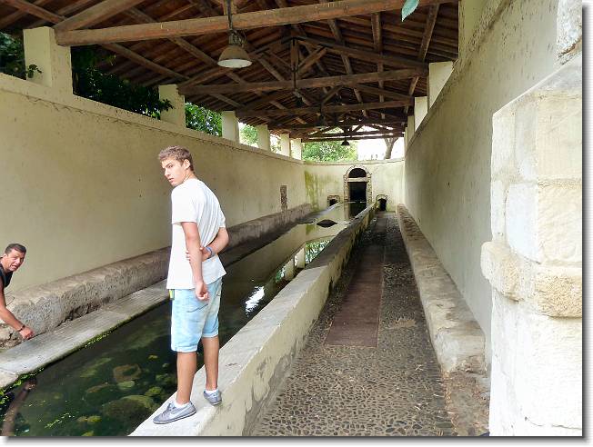 Clicca per scorrere le foto originali ingrandite