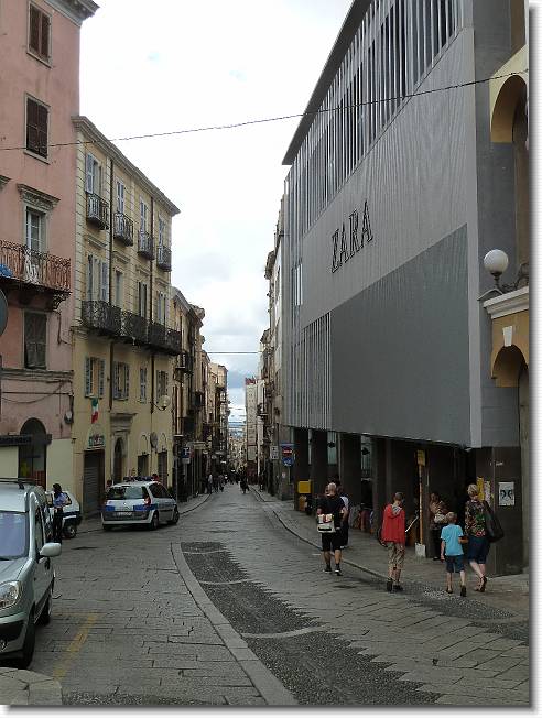 Clicca per scorrere le foto originali ingrandite