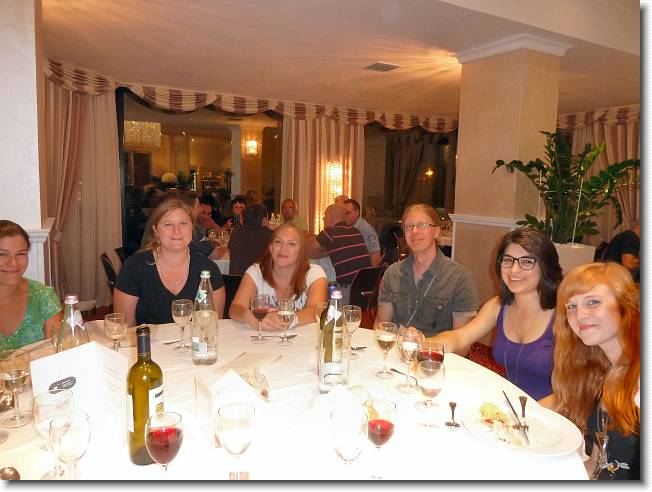 Clicca per scorrere le foto originali ingrandite
