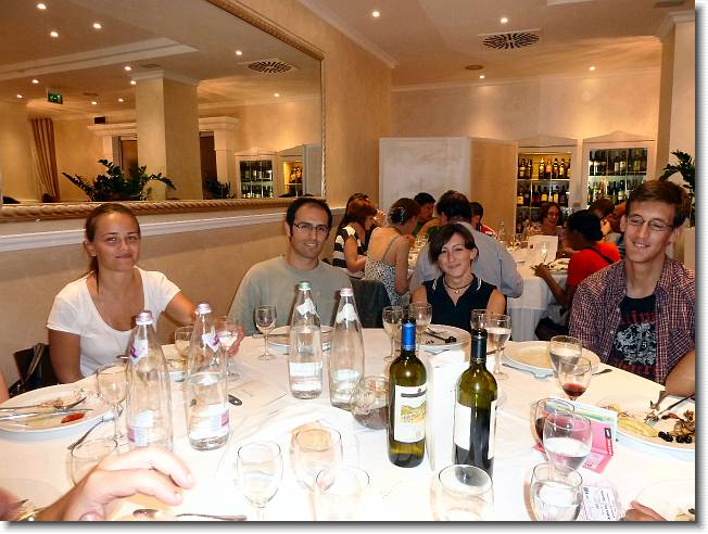 Clicca per scorrere le foto originali ingrandite