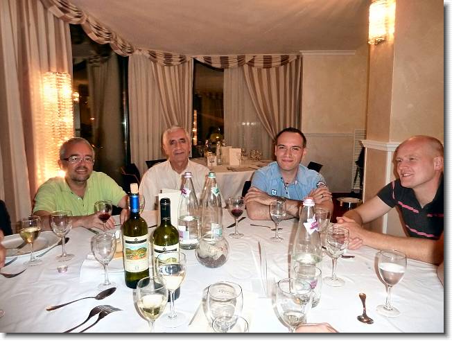 Clicca per scorrere le foto originali ingrandite