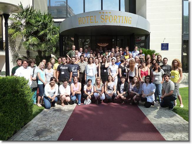 Clicca per scorrere le foto originali ingrandite