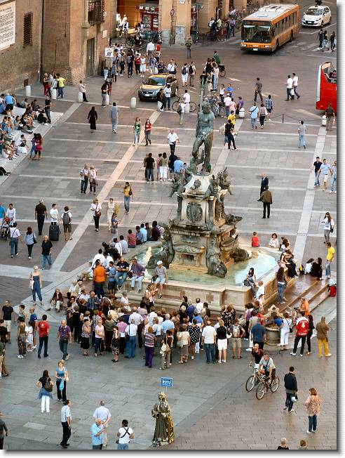 Clicca per scorrere le foto originali ingrandite