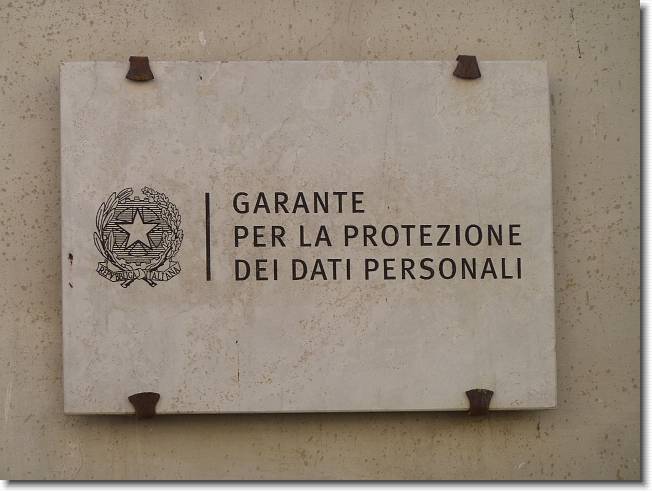 Clicca per scorrere le foto originali ingrandite