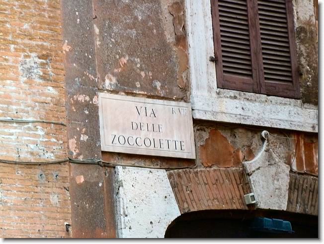 Clicca per scorrere le foto originali ingrandite