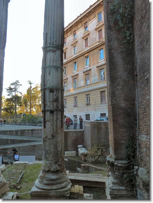 Clicca per scorrere le foto originali ingrandite