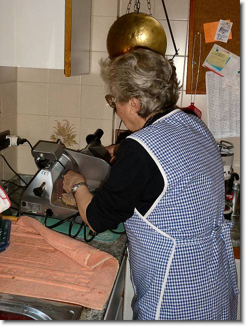 Clicca per scorrere le foto originali ingrandite