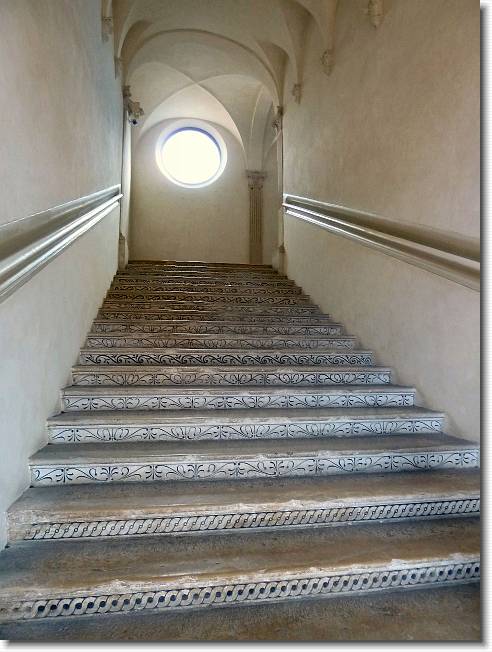 Clicca per scorrere le foto originali ingrandite