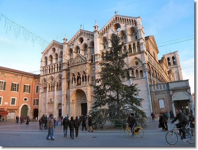 Clicca per scorrere le foto originali ingrandite