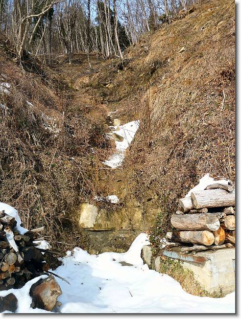 Clicca per scorrere le foto originali ingrandite