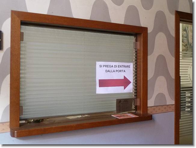Clicca per scorrere le foto originali ingrandite