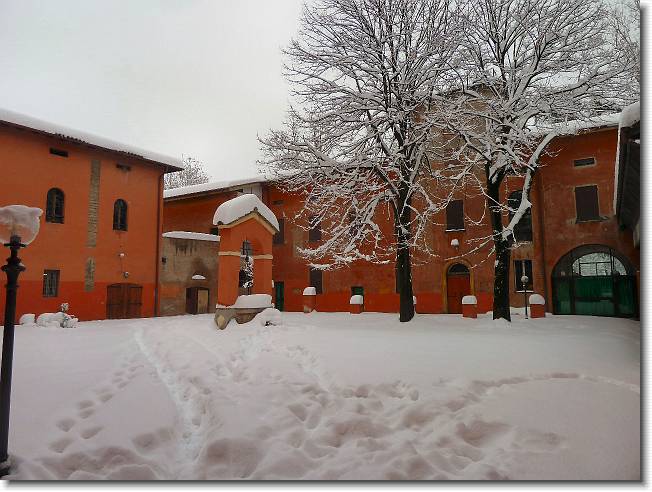 Clicca per scorrere le foto originali ingrandite