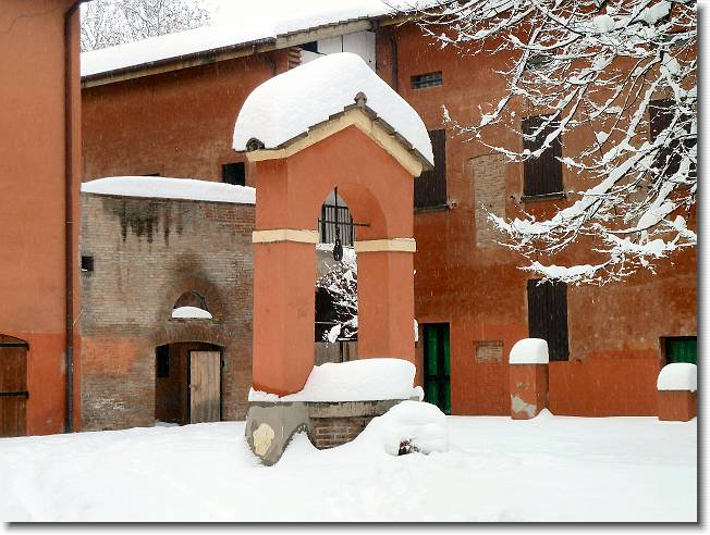 Clicca per scorrere le foto originali ingrandite