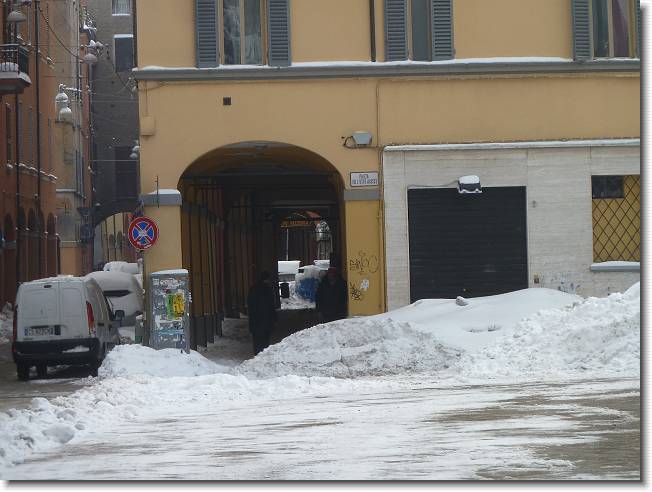 Clicca per scorrere le foto originali ingrandite