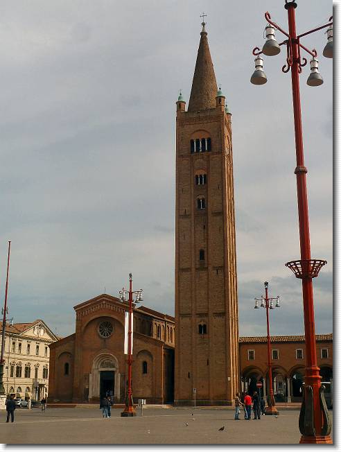 Clicca per scorrere le foto originali ingrandite