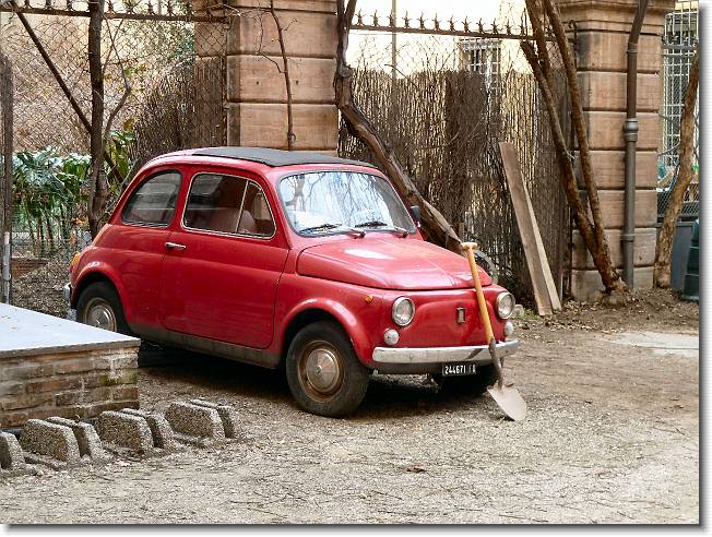 Clicca per scorrere le foto originali ingrandite