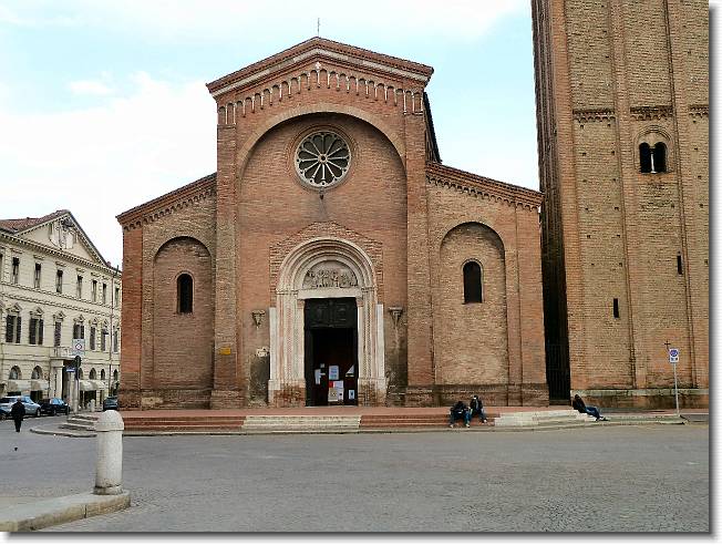 Clicca per scorrere le foto originali ingrandite