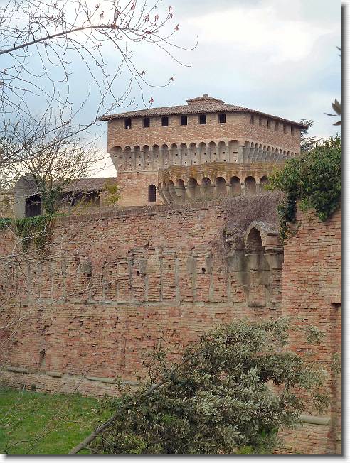 Clicca per scorrere le foto originali ingrandite