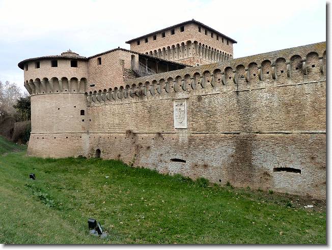 Clicca per scorrere le foto originali ingrandite