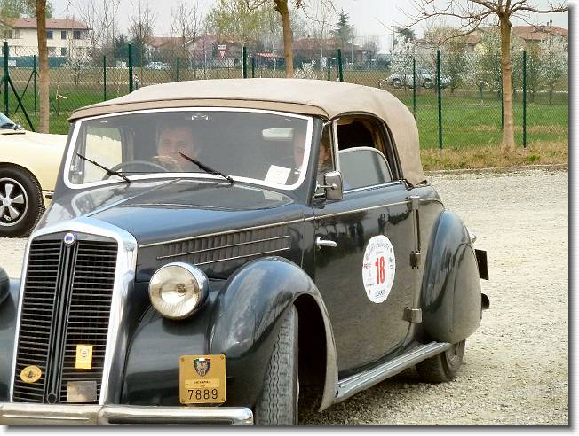 Clicca per scorrere le foto originali ingrandite
