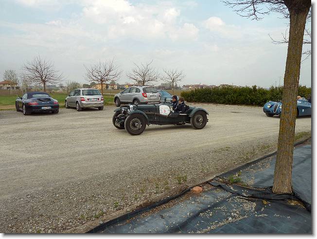 Clicca per scorrere le foto originali ingrandite