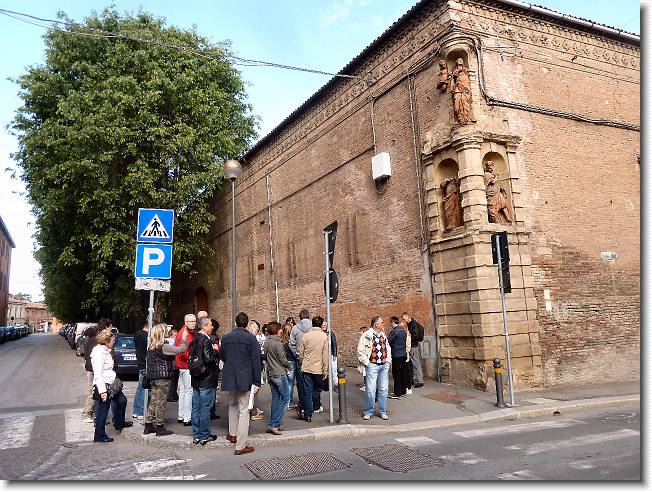 Clicca per scorrere le foto originali ingrandite