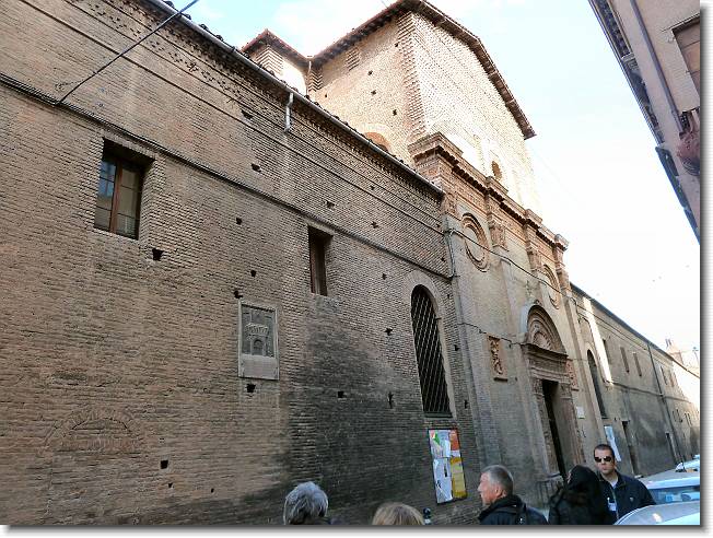 Clicca per scorrere le foto originali ingrandite