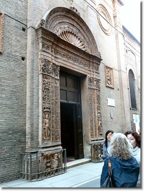 Clicca per scorrere le foto originali ingrandite