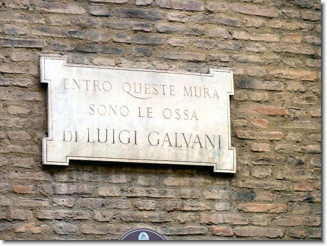 Clicca per scorrere le foto originali ingrandite