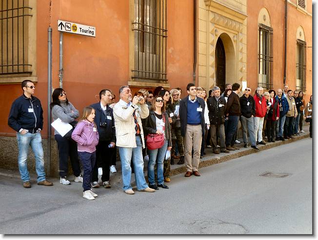 Clicca per scorrere le foto originali ingrandite