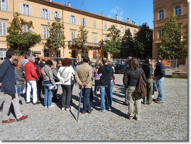 Clicca per scorrere le foto originali ingrandite