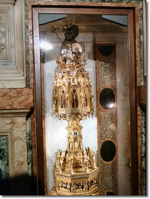 Clicca per scorrere le foto originali ingrandite